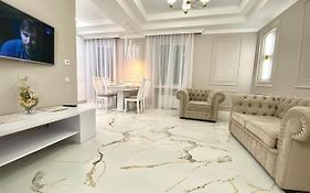 ApartPoltava NEW PALACE 2023 Вишукані апартаменти на Соборності Центр Готельні чеки